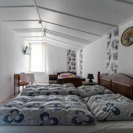 Family-friendly With Garden Apartmán *