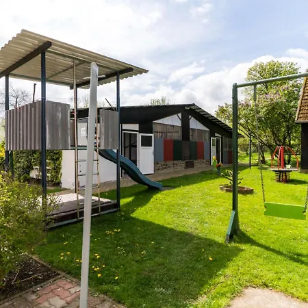 Gartenbungalow 2 Rechte Seite