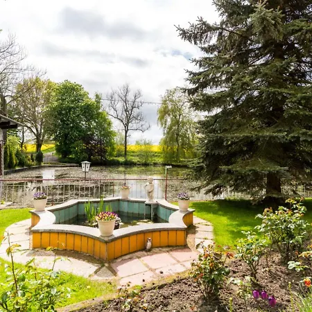 Gartenbungalow 2 Rechte Seite Daire
