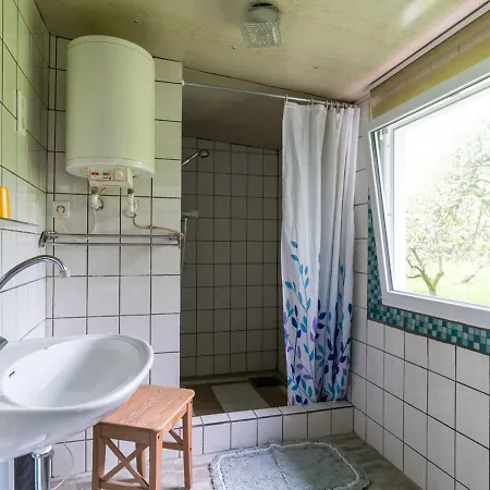 Gartenbungalow 2 Rechte Seite Daire Klein Pravtshagen